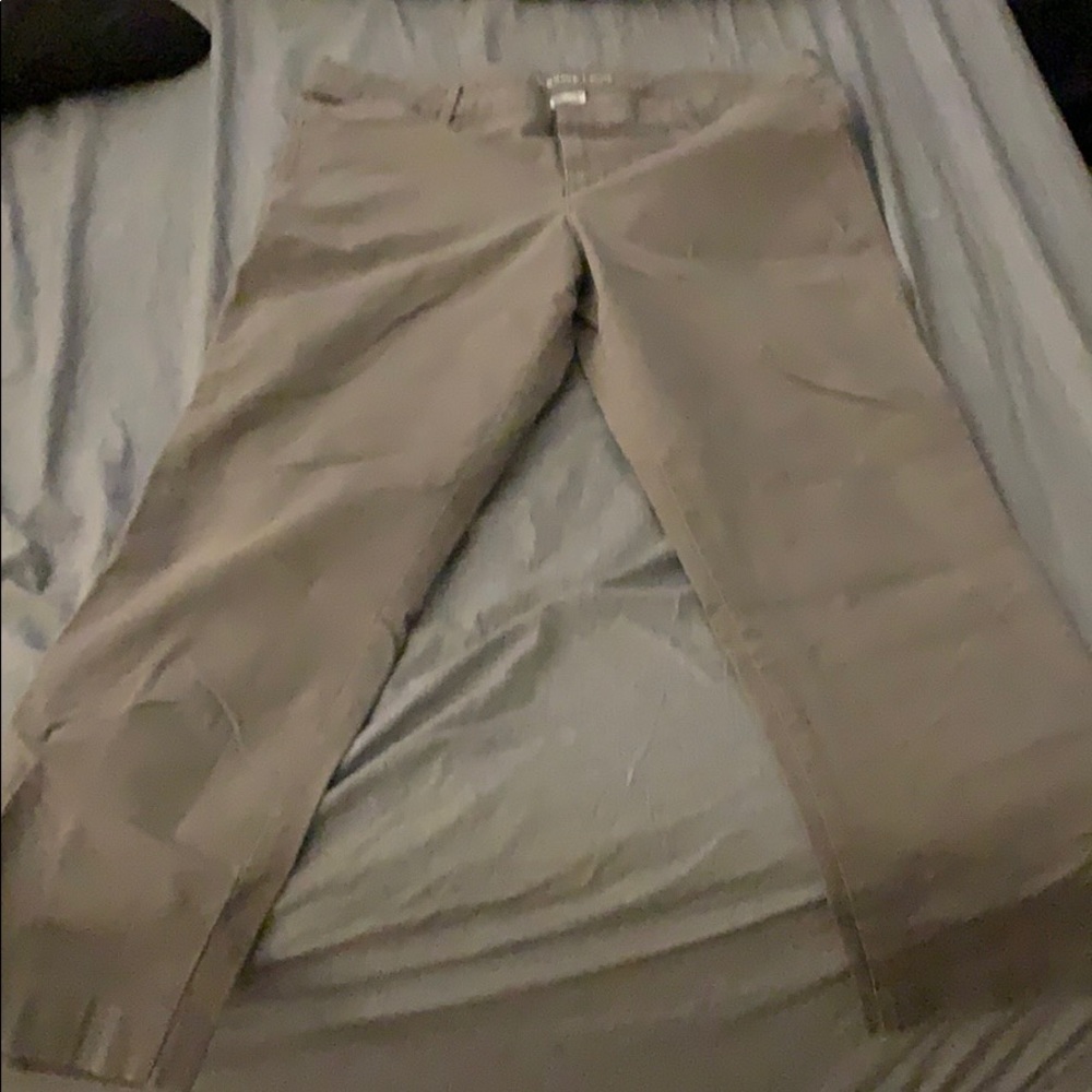 Capri pants